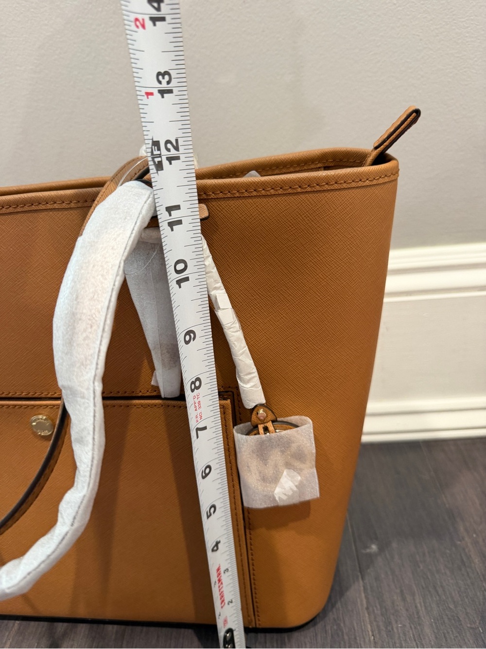 NWT Michael Kors Tan Saffiano Tote with Front Pocket Purse Bag - Picture 7 of 8